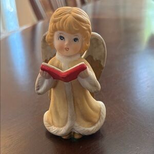 Vintage Homco #5557
Porcelain Bisque 4" Angel
With Choir Book Christmas
Figurine